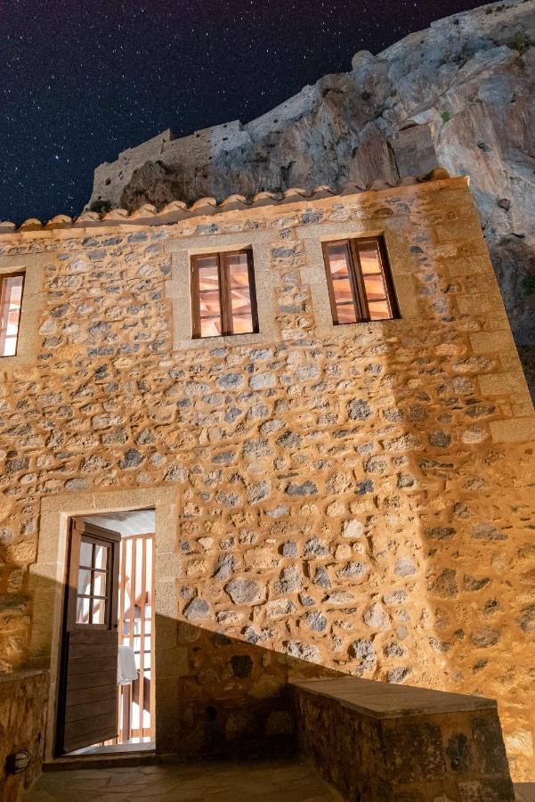 Kyklamino Castlehouse *